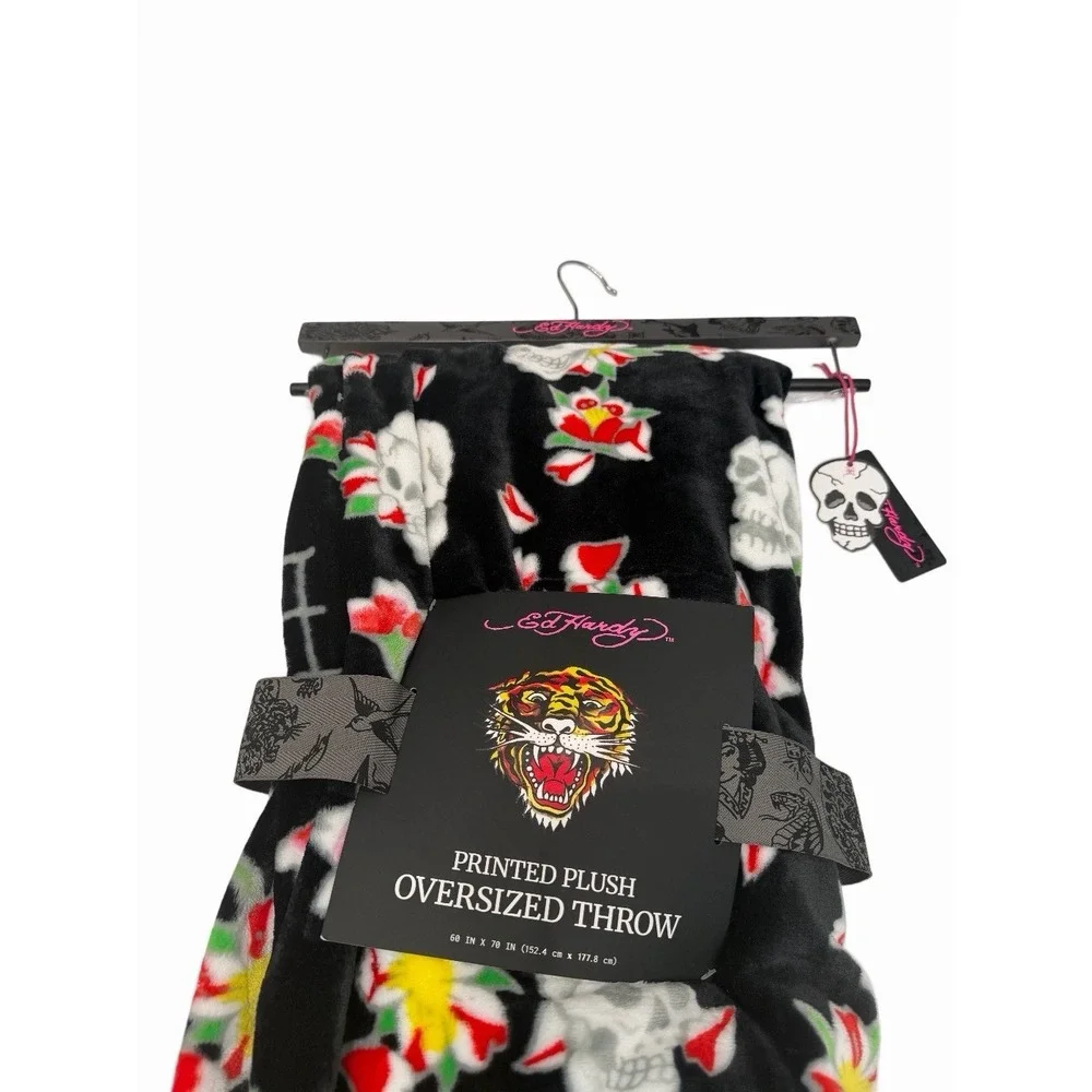Ed Hardy Tattoo Printed Plush Oversized Throw Blanket  Skull  White NEW